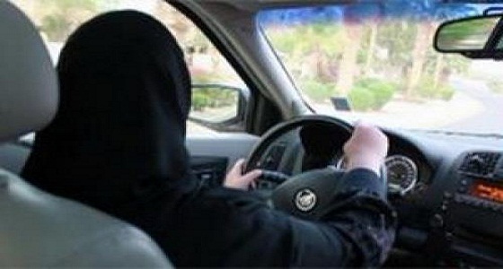 مواطنون ينصحون النساء بطريقة فكاهية لقيادة السيارة