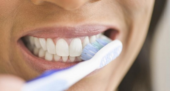 دراسة تحذر من تنظيف الأسنان عقب الأكل مباشرة