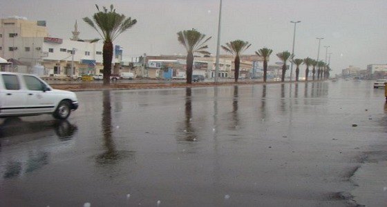 أمطار خفيفة ومتفرقة على أجزاء من مكة