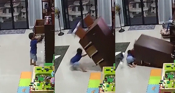 بالفيديو.. نهاية مروعة لطفل يلهو بقطع الأثاث داخل المنزل