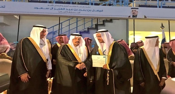 بالفيديو.. جامعة الملك سعود تسمح بحضور العائلات حفل التخرج