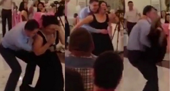 بالفيديو.. رد فعل غير متوقع لامرأة تغني وترقص بطريقة هستيرية