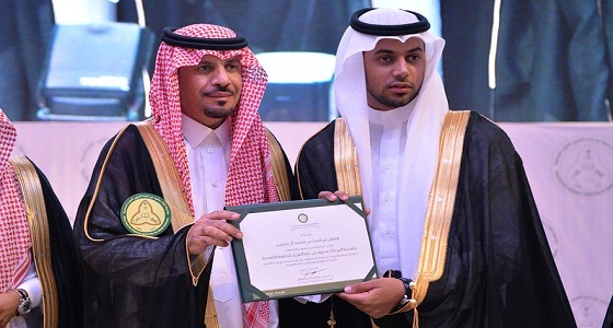 وزير الحرس الوطني يهنئ الدفعة الـ 15 بجامعة الملك سعود