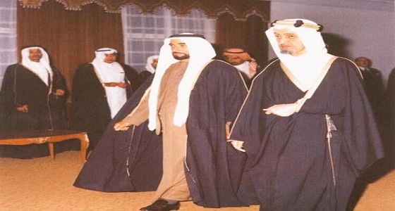 من جذور التاريخ ..صورة للملك فيصل والشيخ زايد توضح عمق العلاقات