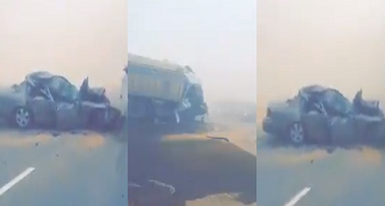 بالفيديو.. العاصفة الترابية تتسبب في حادث بشع بوادي الدواسر