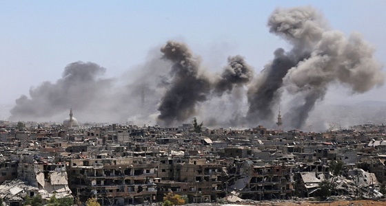مقتل 17 مدنيا بينهم 6 أطفال في غارات لنظام الأسد بمخيم اليرموك