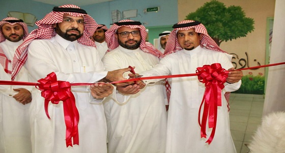 مدير تعليم شرق الرياض يدشن برنامج &#8221; التاجر الصغير &#8221; بابتدائية سراقة بن مالك