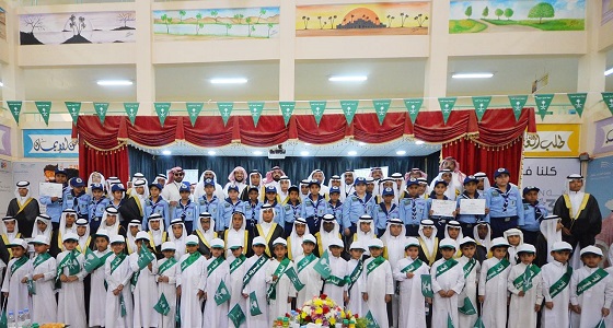 مدير مكتب تعليم شرق الرياض يرعى حفل ختام الأنشطة الطلابية بابتدائية خيبر