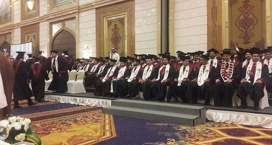بالصور.. كلية ابن سيناء للعلوم الطبية بجدة تحتفل بتخرج 125 من طلابها