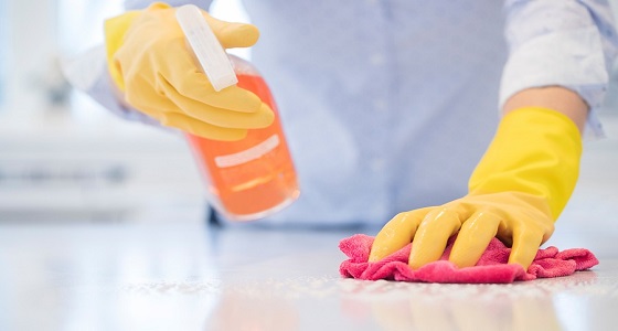 مواد التنظيف تهدد الرئة بالأمراض
