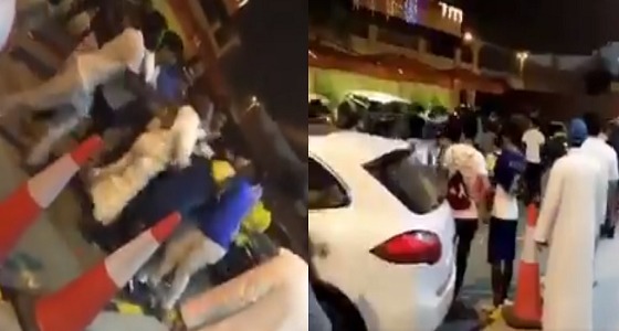 بالفيديو.. مضاربة عنيفة في دورة رمضانية بجدة