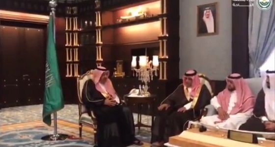 بالفيديو.. أمير الباحة: اللى عنده ابن عم وفزعات يخلي هالموضوع في بيته