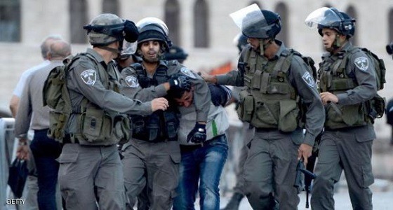 قوات الاحتلال تعتقل فلسطينيين من بلدة برقين على حاجز زعترة