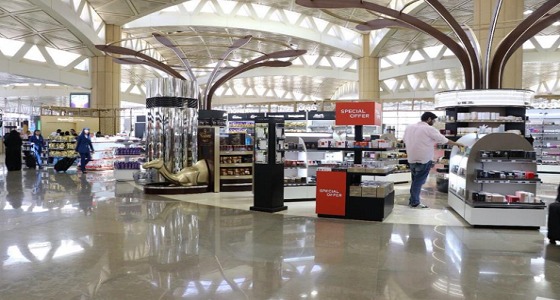بالصور.. &#8221; مطارات الرياض &#8221; تفتتح السوق الحرة بمطار الملك خالد في حلته الجديدة