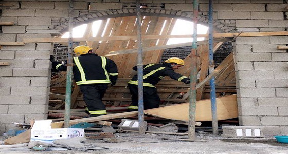 بالصور.. انهيار سقف مسجد تحت الإنشاء بالطائف