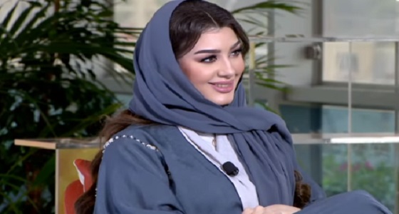 بالفيديو.. خبيرة تجميل سعودية: والدي ووالدتي ساعدوني أسوي مكياج للفتيات في الشارع