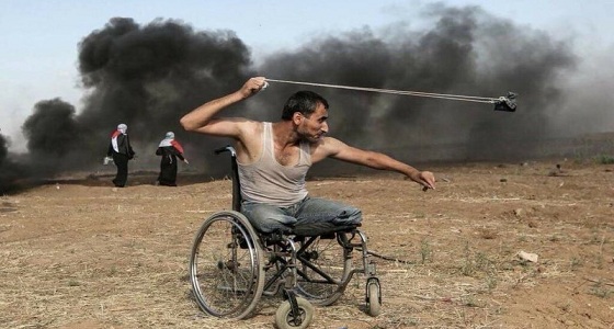 ” أبو صلاح ” .. واجه الاحتلال حتى الموت من فوق كرسي متحرك