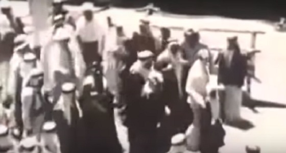 بالفيديو.. الملك المؤسس يدشن تصدير أول شحنة من نفط المملكة