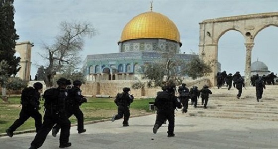 عصابات المستوطنين اليهود تقتحم ساحات المسجد الأقصى