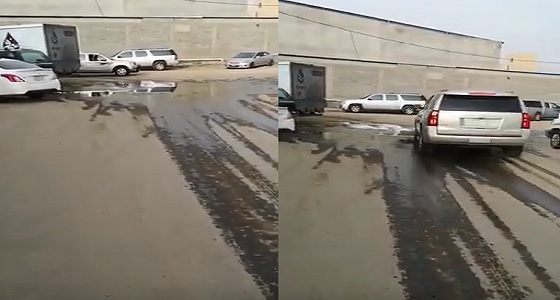 بالفيديو .. مواطن يوثق فوضى الصرف الصحي بخميس مشيط