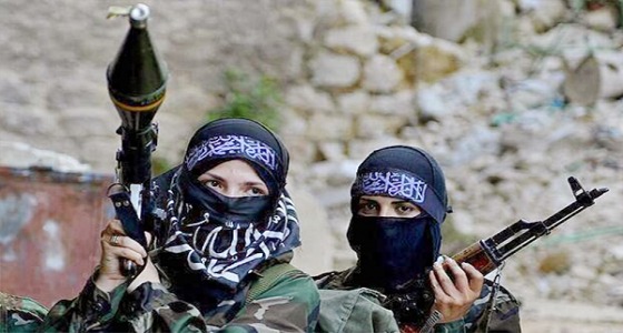 بالفيديو.. ” داعشية ” : كنا ننقل الأسلحة تحت ثيابنا مع العائلات النازحة