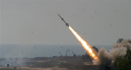 هجوم صاروخي من قطاع غزة داخل إسرائيل.. والاحتلال يرد بغارات