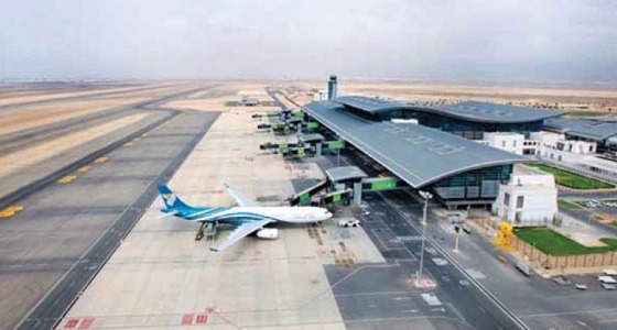 &#8221; إعصار مكونو &#8221;  يغلق مطار صلالة الدولي بسلطنة عمان