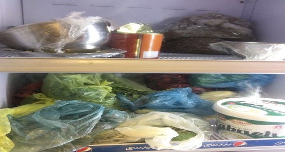 بالصور.. إتلاف 480 كيلو من المواد الغذائية الفاسدة بالمدينة المنورة
