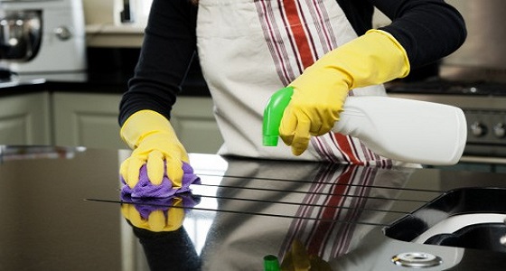 8 أخطاء ترتكبينها عند تنظيف المطبخ