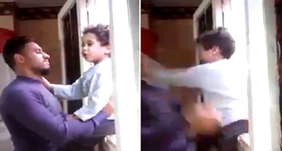 بالفيديو.. رد فعل صادم لطفل أغضبه شاب