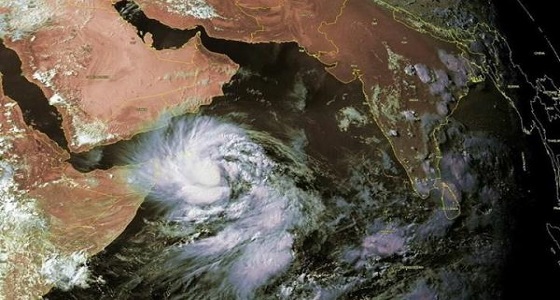 شبكات الاتصالات والمياه باليمن خارج الخدمة إثر إعصار ماكونو