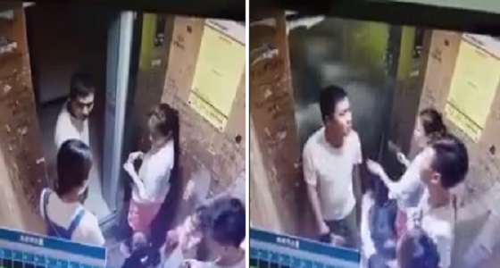 بالفيديو.. رجل يعتدي على زوجته بوحشية داخل مصعد