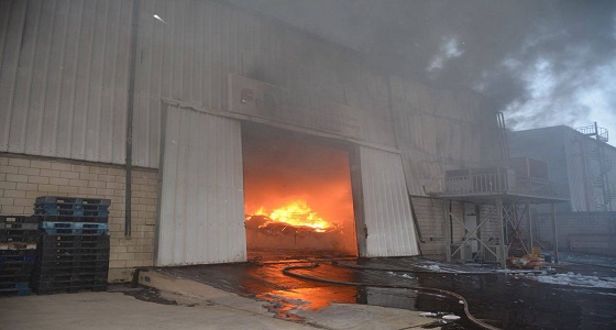بالفيديو.. &#8221; شاحن جوال &#8221; السبب وراء حريق مركز &#8221; إكسترا &#8221; التجاري