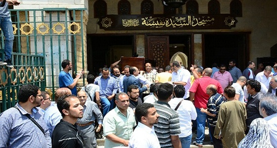 بالصور.. نجوم الفن يشيعون جثمان ” مديحة يسري “