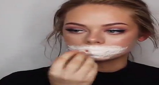 بالفيديو.. فتاة حسناء تحول نفسها إلى ” عفريت ” بالمكياج