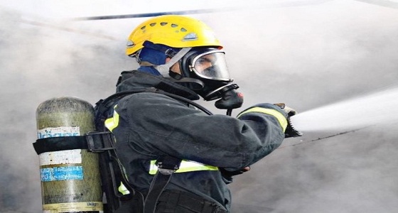 اندلاع حريق هائل في مصنع للأوراق والبلاستيك بجدة