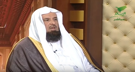 بالفيديو.. ” السند ” يوضح موعد الإفطار إذا اختلف توقيت آذان المغرب