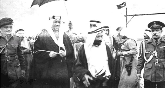 صور نادرة توثق مظاهر احتفال أهالي &#8221; عنك &#8221; بزيارة الملك سعود