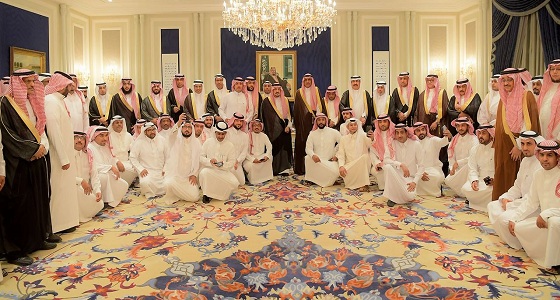 الأمير فيصل بن بندر يستقبل الأمراء والمسؤولين بأمانة الرياض ووزارة التجارة والاستثمار