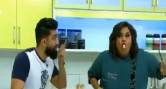 بالفيديو.. هيا الشعيبي تثير السخرية بطريقة أكلها الغريبة