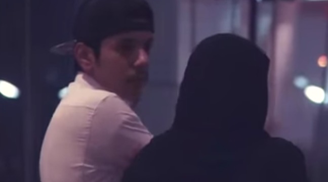 بالفيديو.. ردود فعل غاضبة تجاه ابن يعنف والده في ” الصدمة “