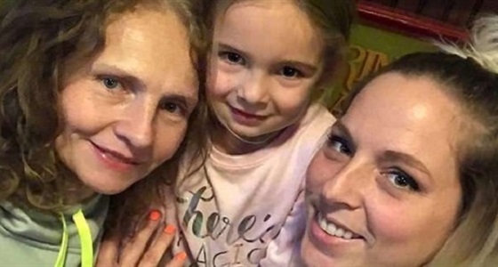 بعد 7 سنوات .. امرأة تكتشف أن جارتها الجديدة هي أختها المفقودة