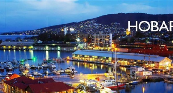 فنان أسترالي يدفن حيا تحت طريق مزدحم لمدة 72 ساعة