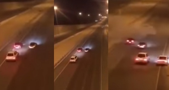 بالفيديو.. تهور شاب وفتاة على طريق ” الصبية ” بالكويت يتسبب في حادث سير
