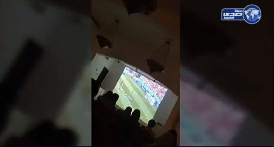 بالفيديو.. شاهد ردود أفعال الجماهير المصرية على هجمات المنتخب المصري