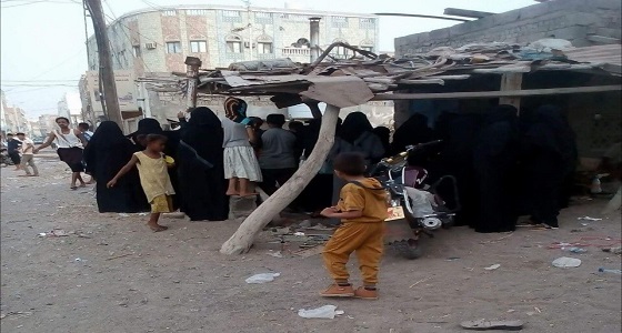 نساء الحديدة يقفن في وجه الحوثي ويطالبن بإخراج مدافعهم من الأحياء السكنية