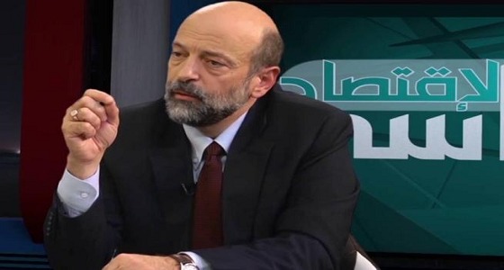 أردنية لرئيس الحكومة: ” أمانة تلغي قانون الضريبة.. بدي صحوني “