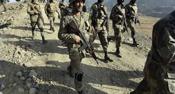 مقتل 3 جنود باكستانيين و 5 إرهابيين خلال اشتباكات على الحدود مع أفغانستان
