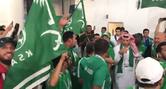 بالفيديو.. جماهير الأخضر تحتفل بـ &#8221; فولغوغراد &#8221; بعد الفوز على المصري