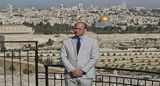 برفقة وفد من الأوقاف الإسلامية.. الأمير ” وليام ” يزور الأقصى ويتجول بباحاته
